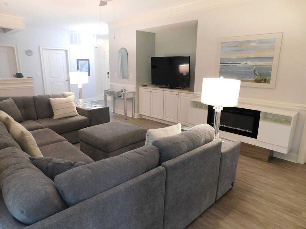Condo, 3 Bedrooms