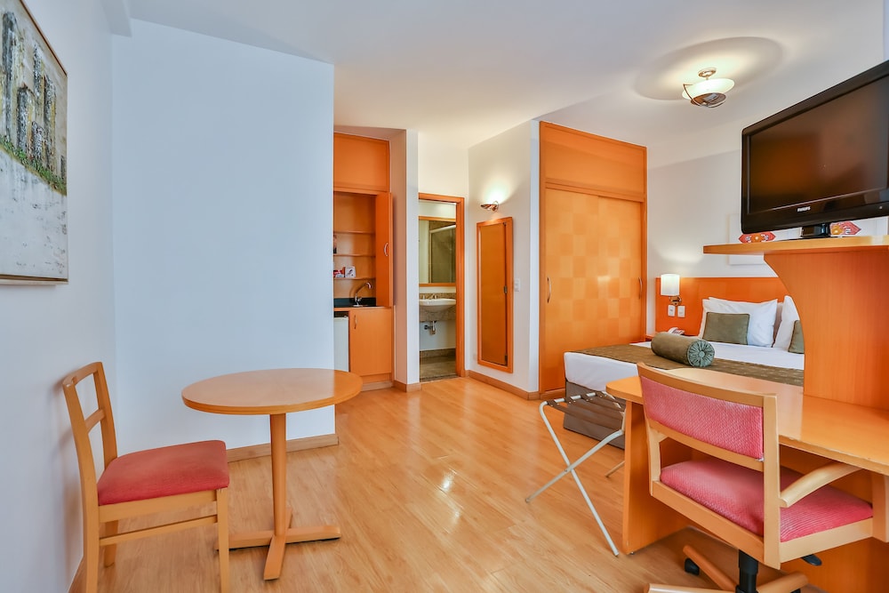 Standard Double Room, Non Smoking - Photo 1