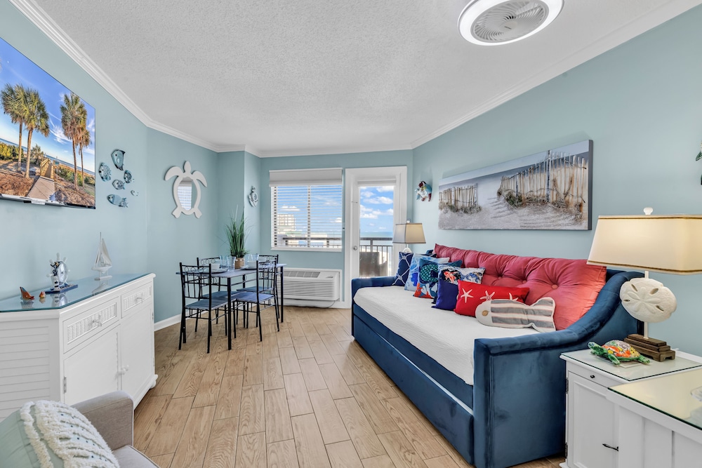 Premium Condo, Beach View