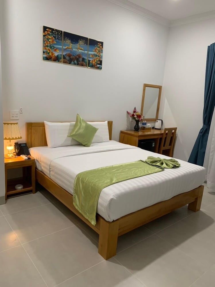 Double Room Single Use, City View