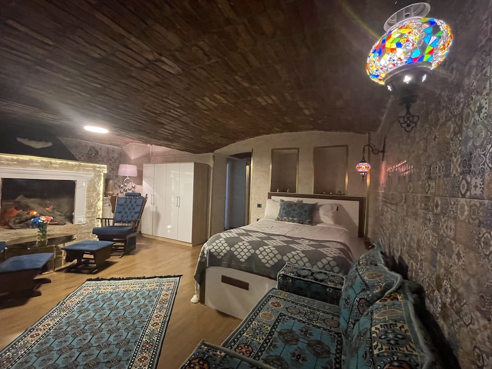 Traditional Suite, Garden Area photo 3