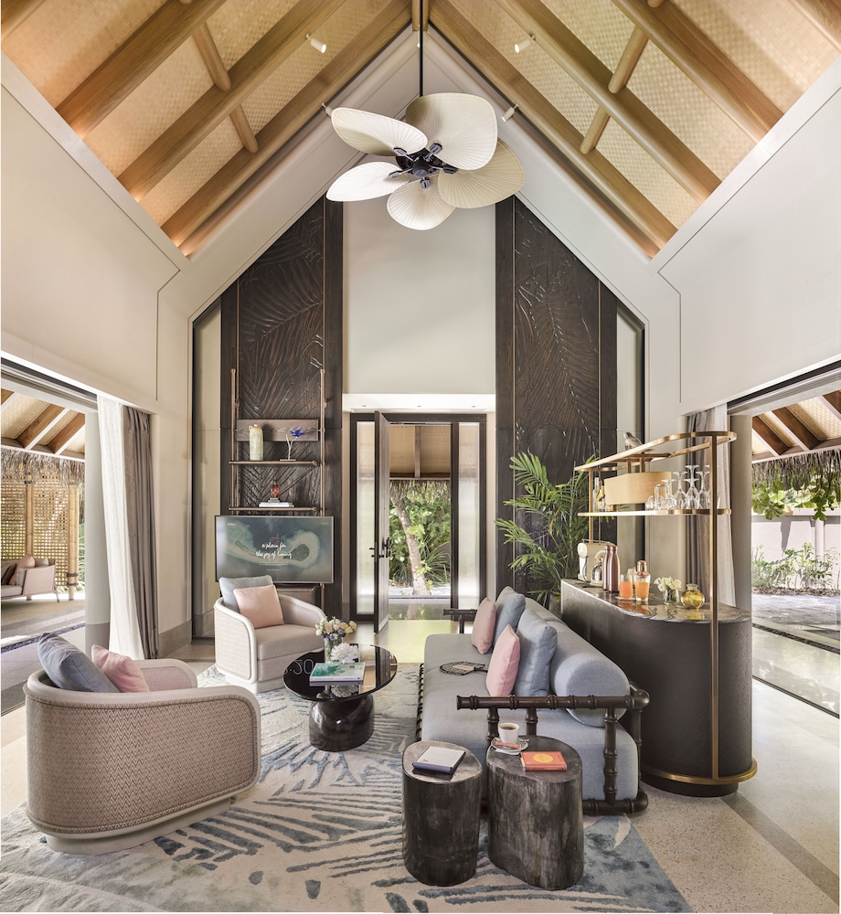 Luxury Beach Pool Villa