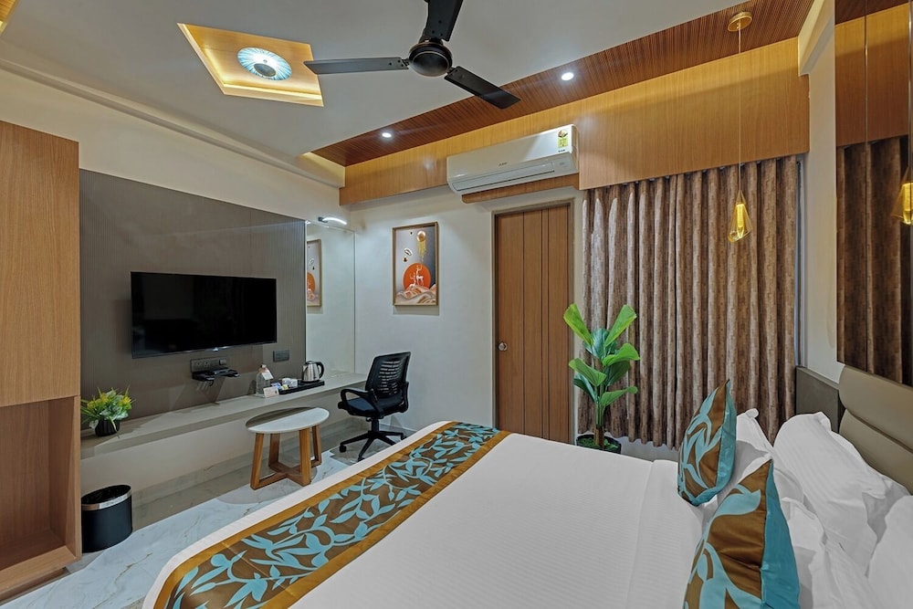 Deluxe Double Room, City View