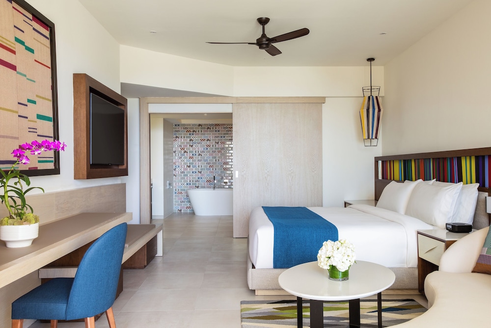 Club One Bedroom Master Suite