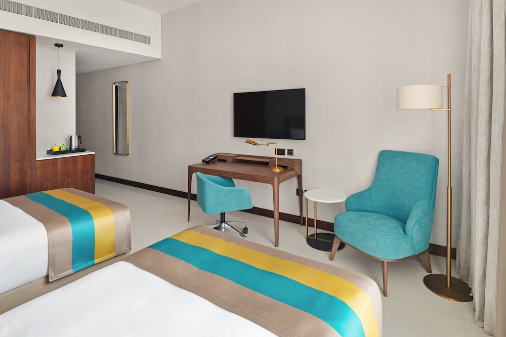 Standard Room, 1 King Bed, Smoking, City View (Free Shuttle Service, booking needed) photo 3