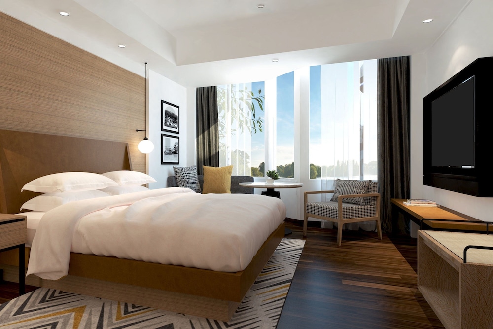 Suite, 1 Bedroom - Photo 6