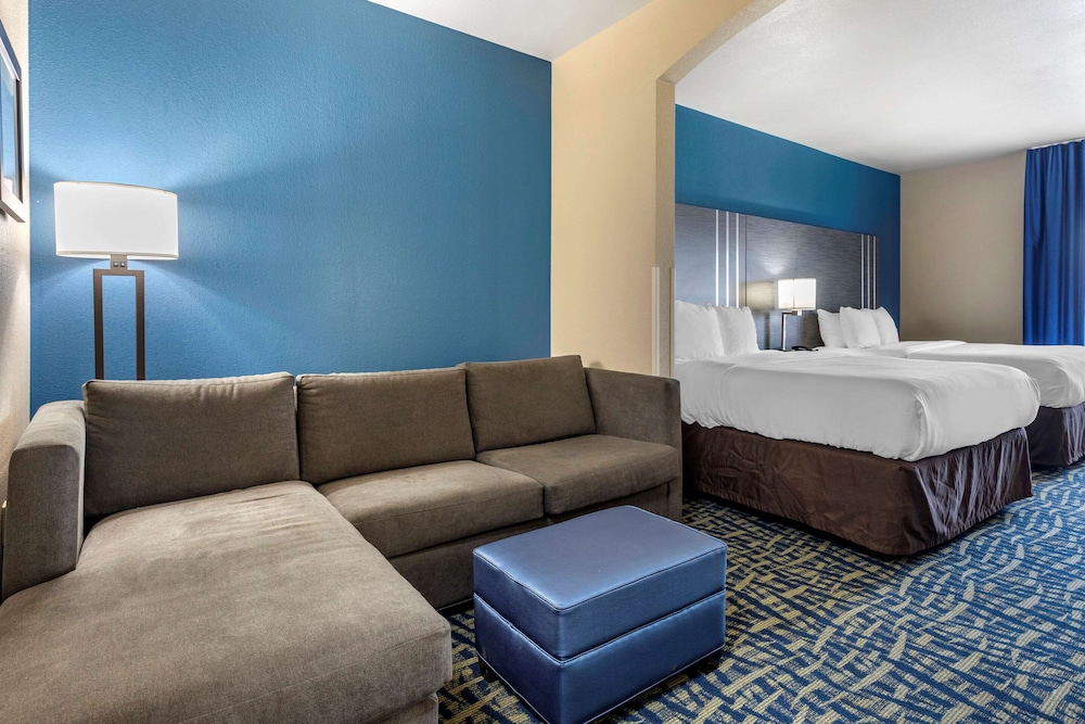 Suite, 2 Queen Beds, Non Smoking