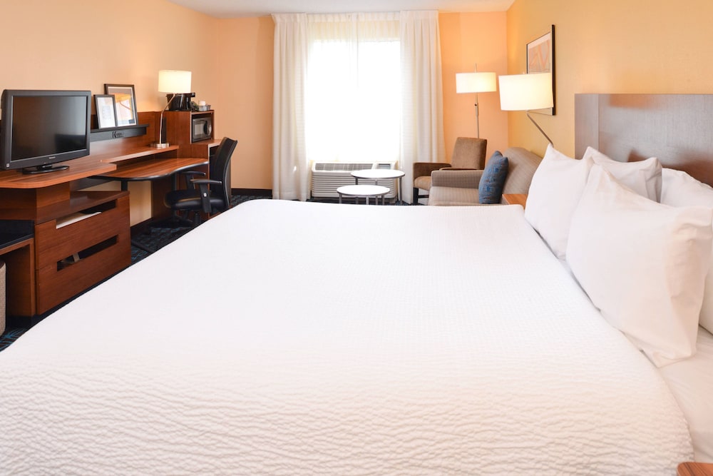 Room, 1 Double Bed (Mobility Accessible, Roll-In Shower), photo 6