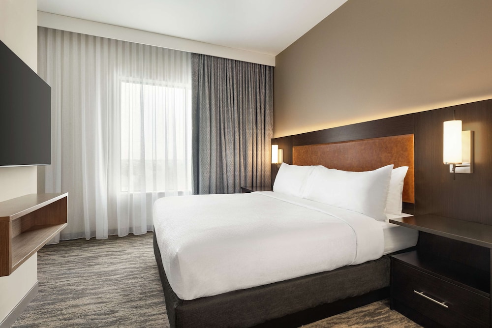 Suite, 1 King Bed - Photo 1