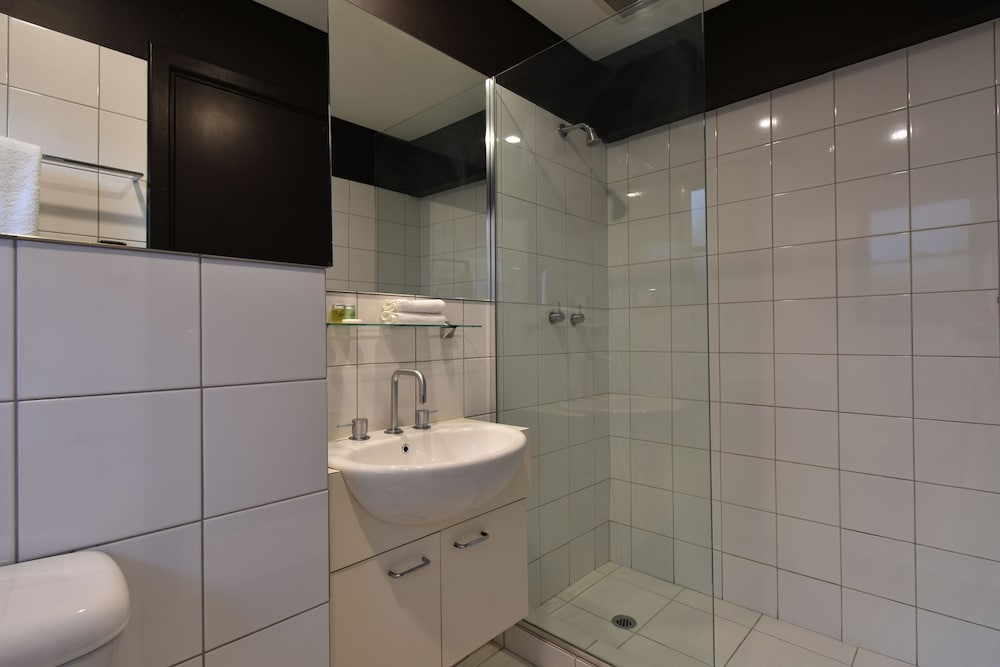 Suite, 1 Bedroom thumbnail 5