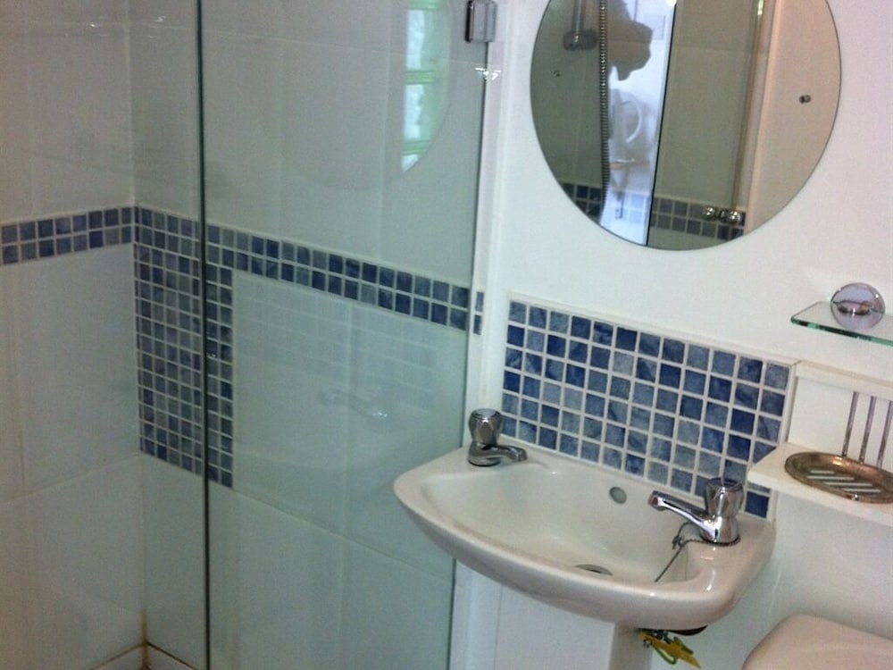 Superior Single Room, Ensuite, Sea View (Top Floor) photo 2