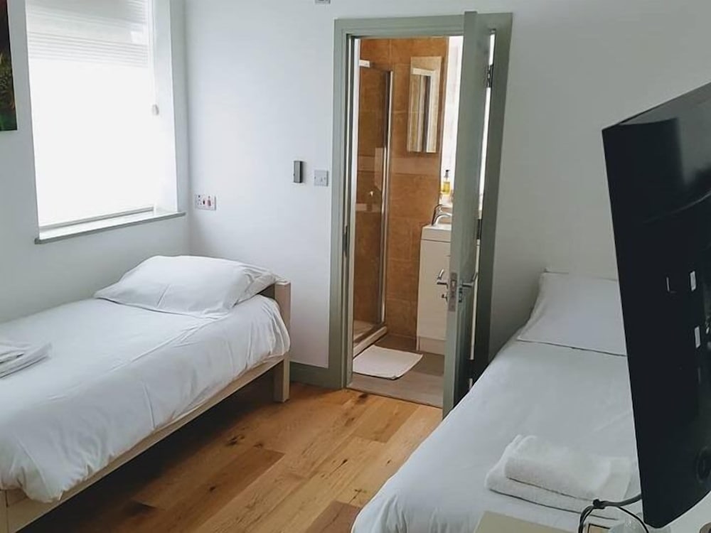 Twin Room, Ensuite photo 1