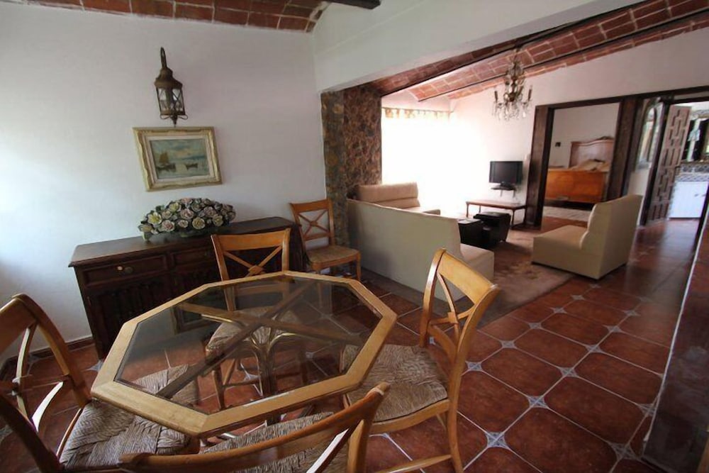 Standard Suite, 1 Bedroom photo 3