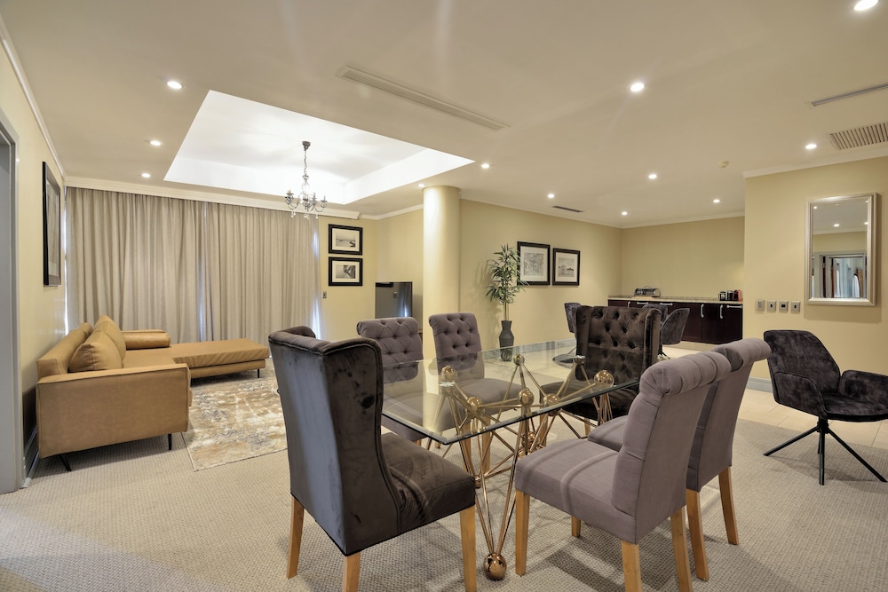 Executive Suite, 1 Bedroom - Photo 6