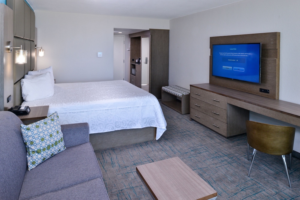 Side Ocean View 1 King Bed