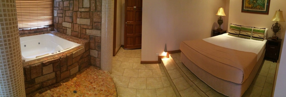 Executive Room, 1 Queen Bed photo 1