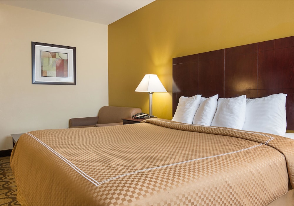 Standard Room, 1 King Bed, Smoking