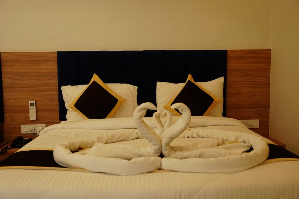 Deluxe Room - Photo 6