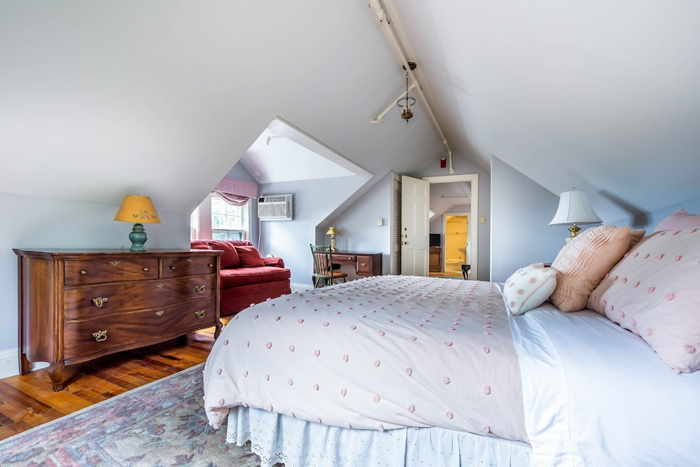 Signature Studio Suite, Multiple Beds (Avaloch Suite) photo 2