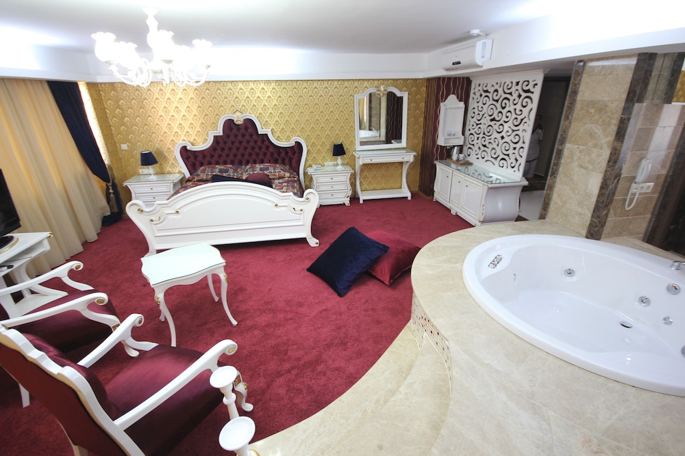 Deluxe Suite photo 2