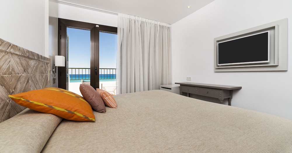 Standard Double Room, Balcony, Sea View - Photo 2