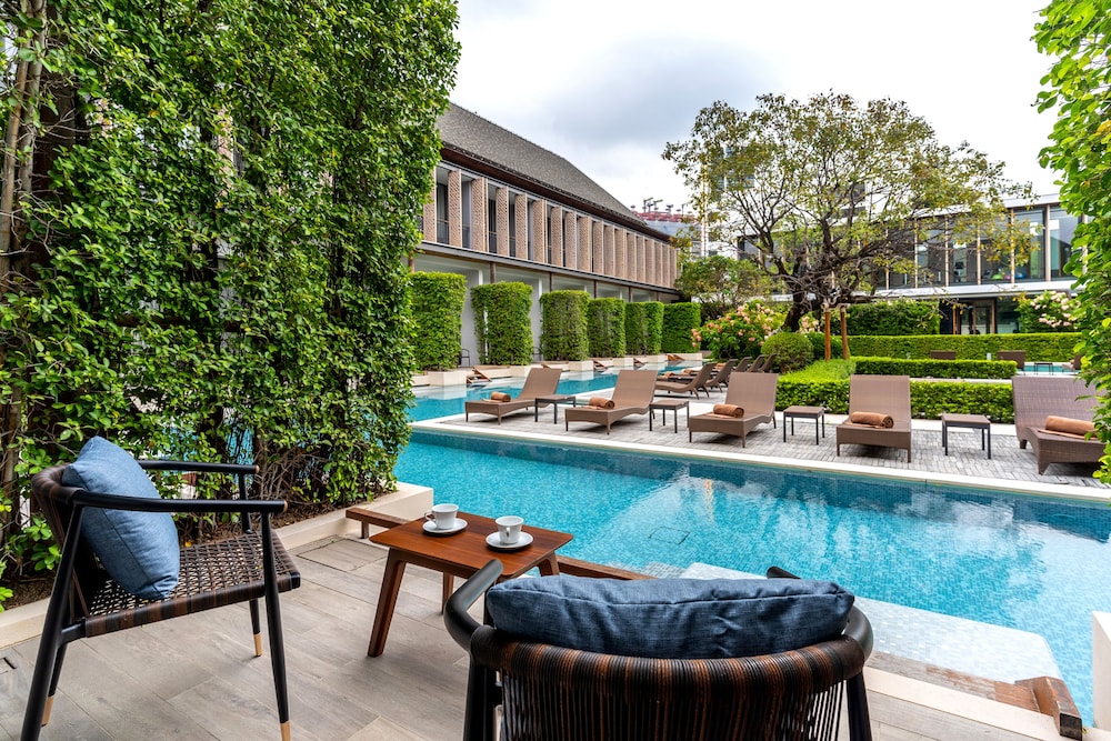 Deluxe King Pool Access photo 2