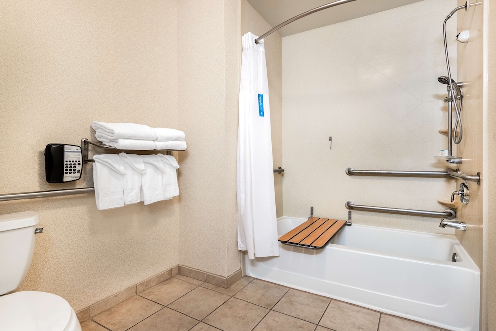 1 King Mobility/Hearing Accessible with Tub Non Smoking - Photo 6