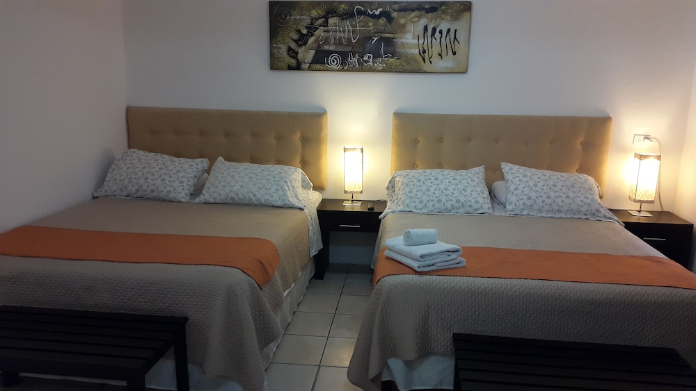 Standard Quadruple Room, 2 Queen Beds photo 3