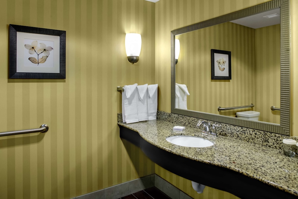 Room, 2 Queen Beds, Accessible - Photo 5