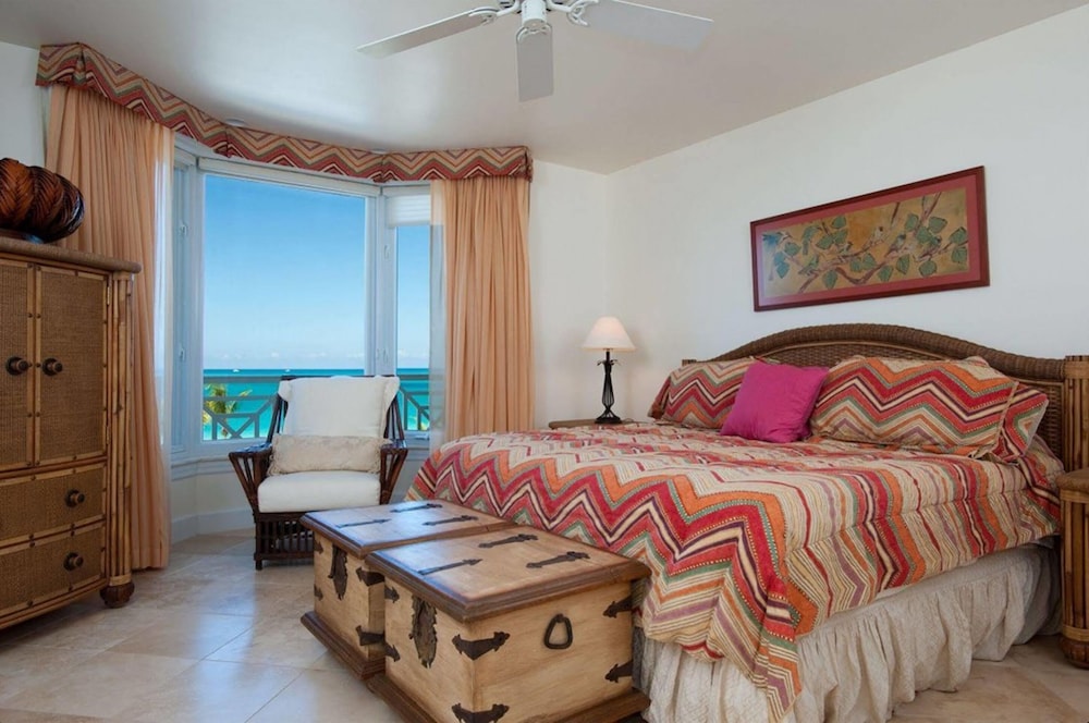 Luxury Condo, 3 Bedrooms, Sea View, Beachfront photo 3