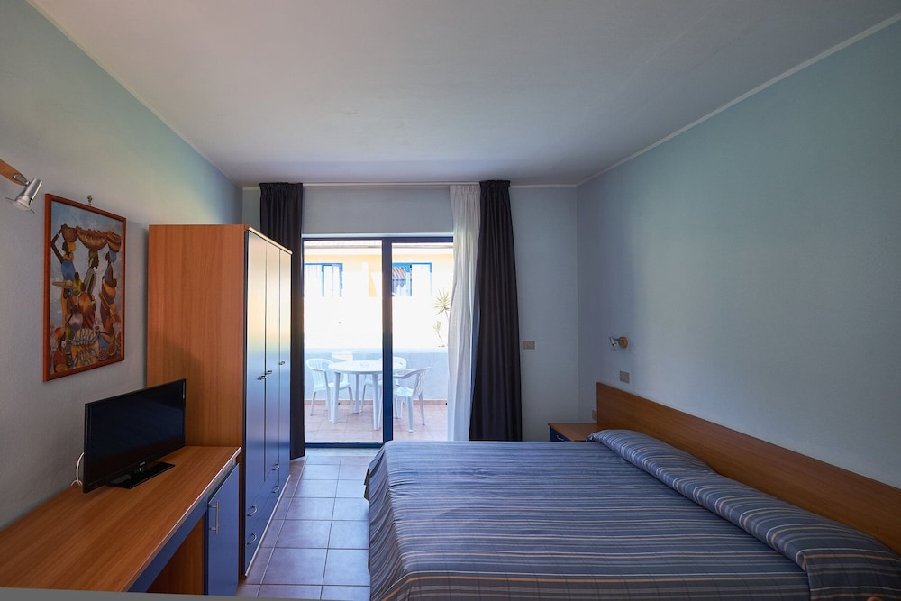 Classic Triple Room photo 3