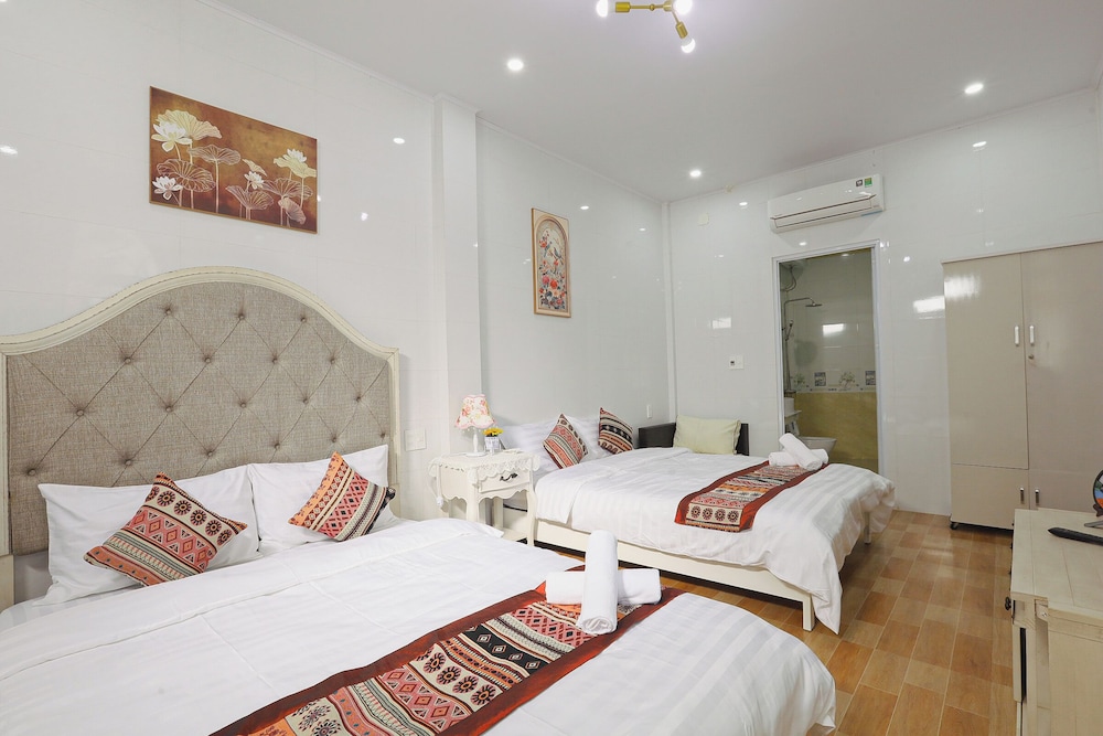 Family Room, Air conditioning, Courtyard View photo 2