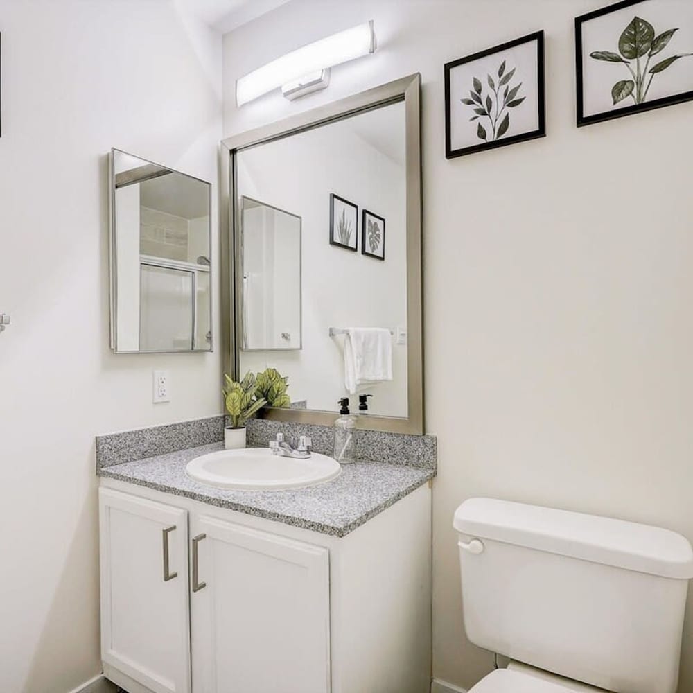 Cozysuites - 2BR With Direct Skybridge Access 5, Billede 2