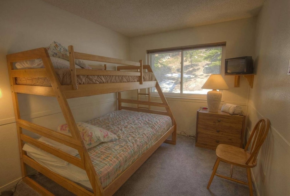 Condo, 2 Bedrooms photo 2