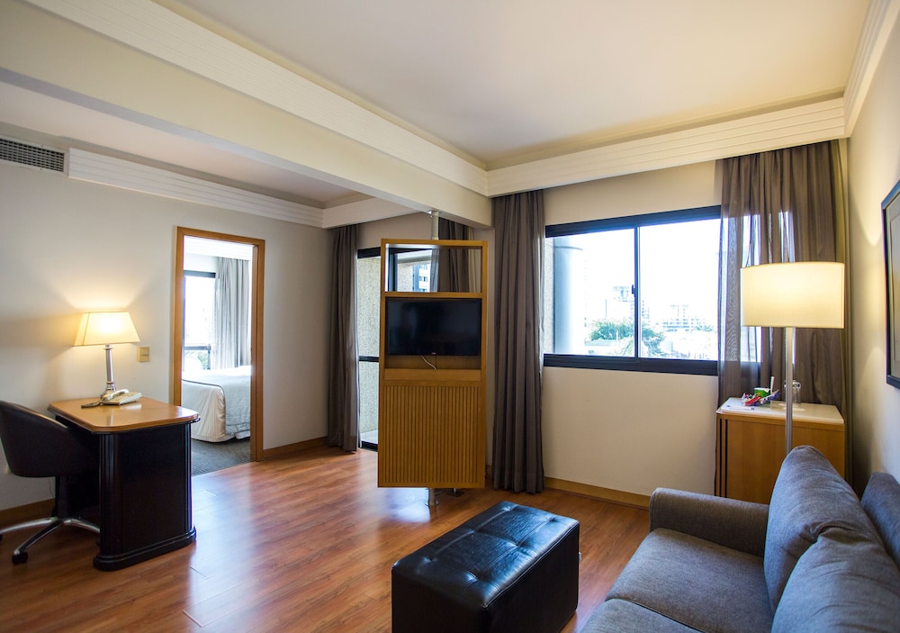 Premium Suite - Photo 1
