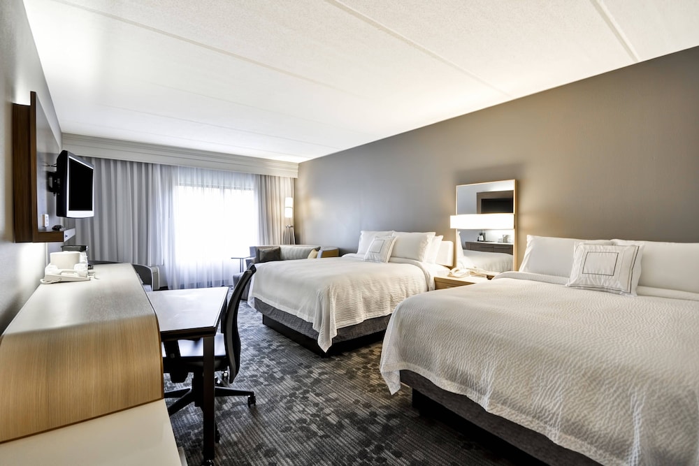 Room, 2 Queen Beds - Photo 1