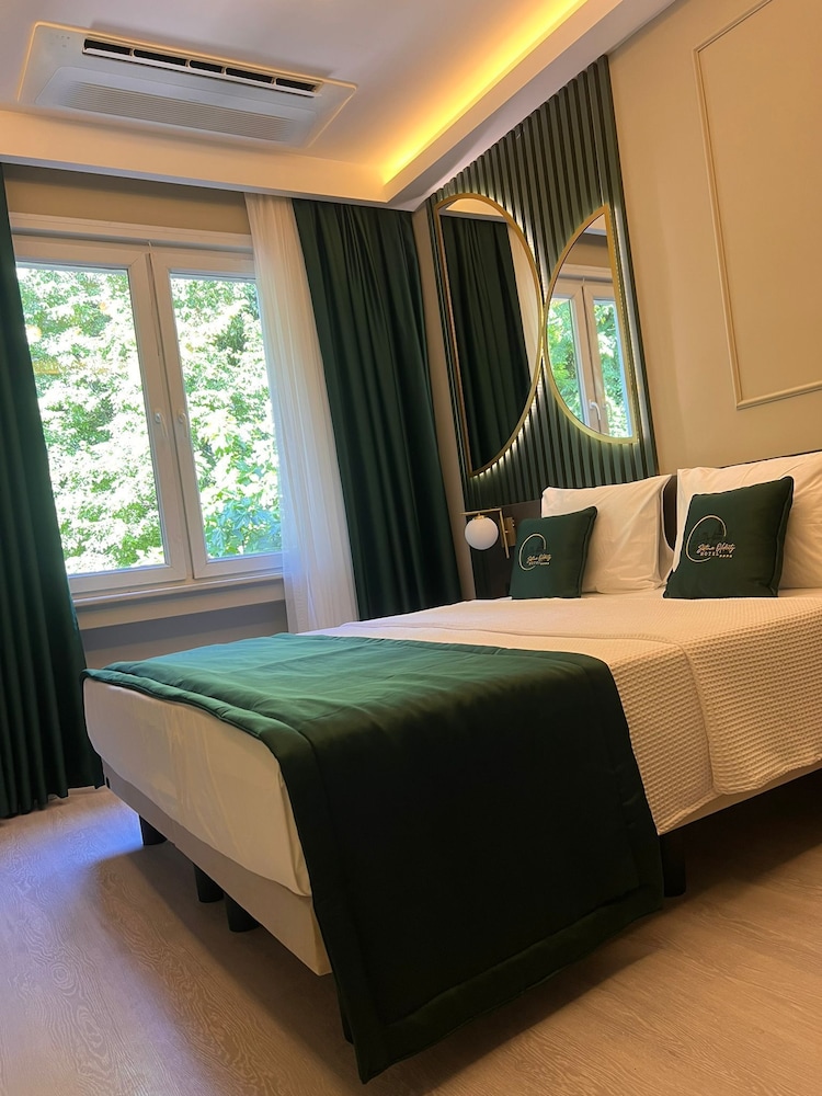 Superior Double Room, City View photo 1