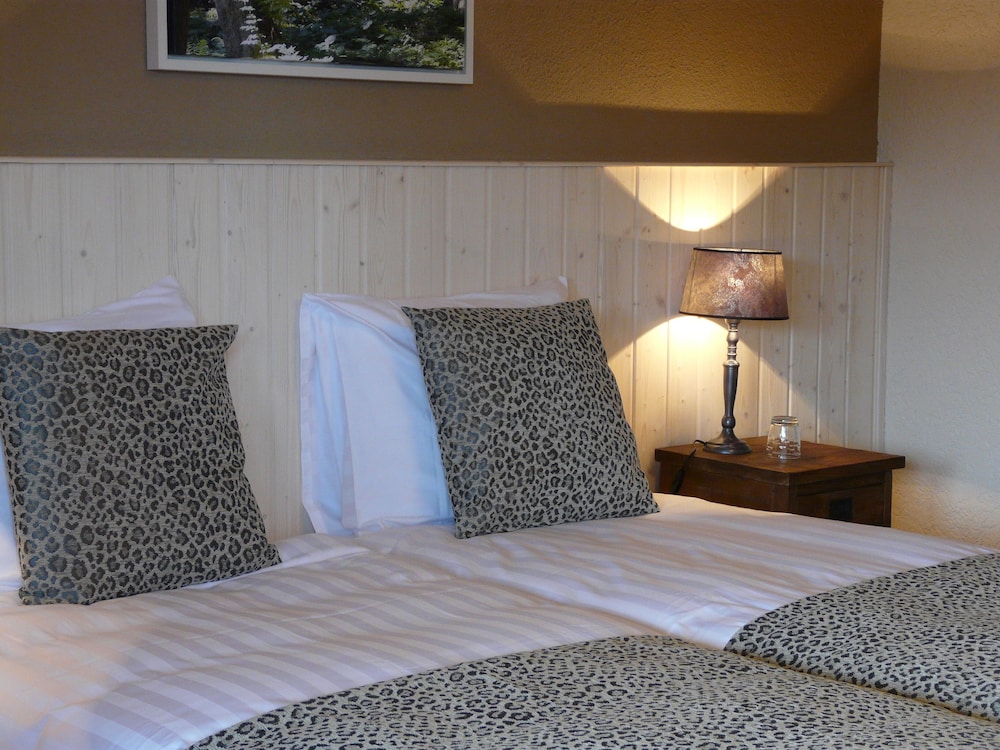 Deluxe Double Room, Balcony, Hill View photo 2