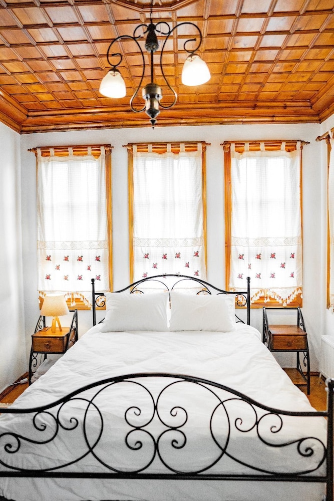 Standard Double Room, City View photo 1