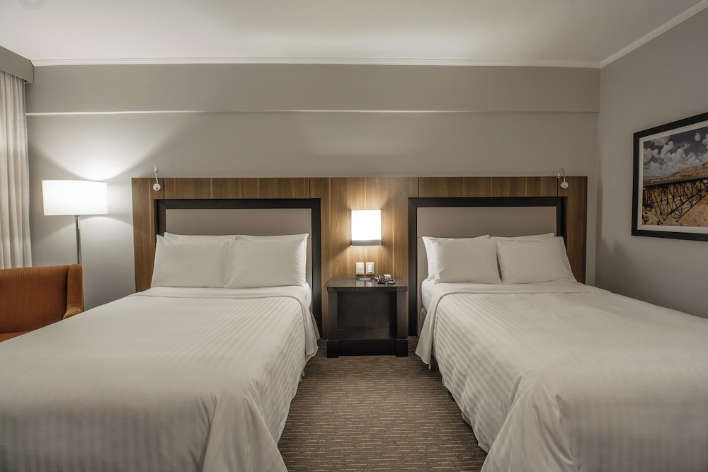 Room, 2 Double Beds - Photo 4
