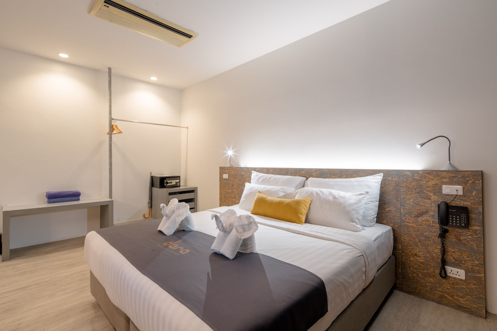 Junior Suite with Balcony - Photo 2