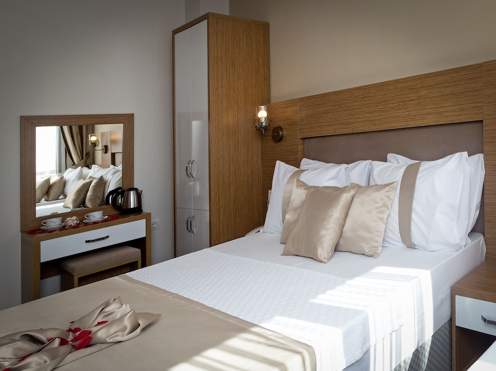 Economy Room