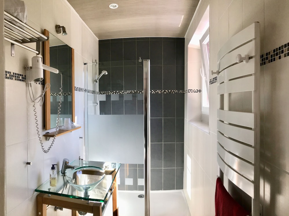 Double Room, Private Bathroom, Mountain View (02. Chambre Canigou) photo 3