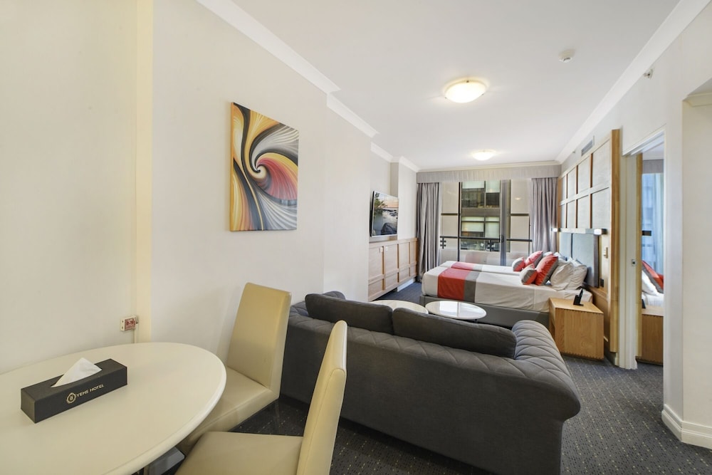 Family Room photo 3