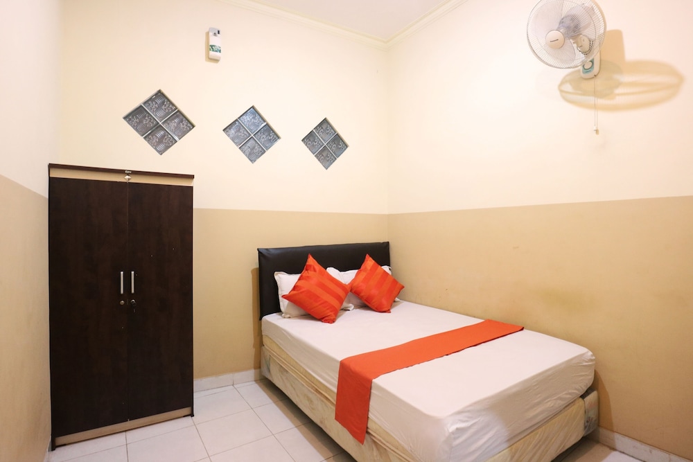Economy Room (Air-Conditioning)