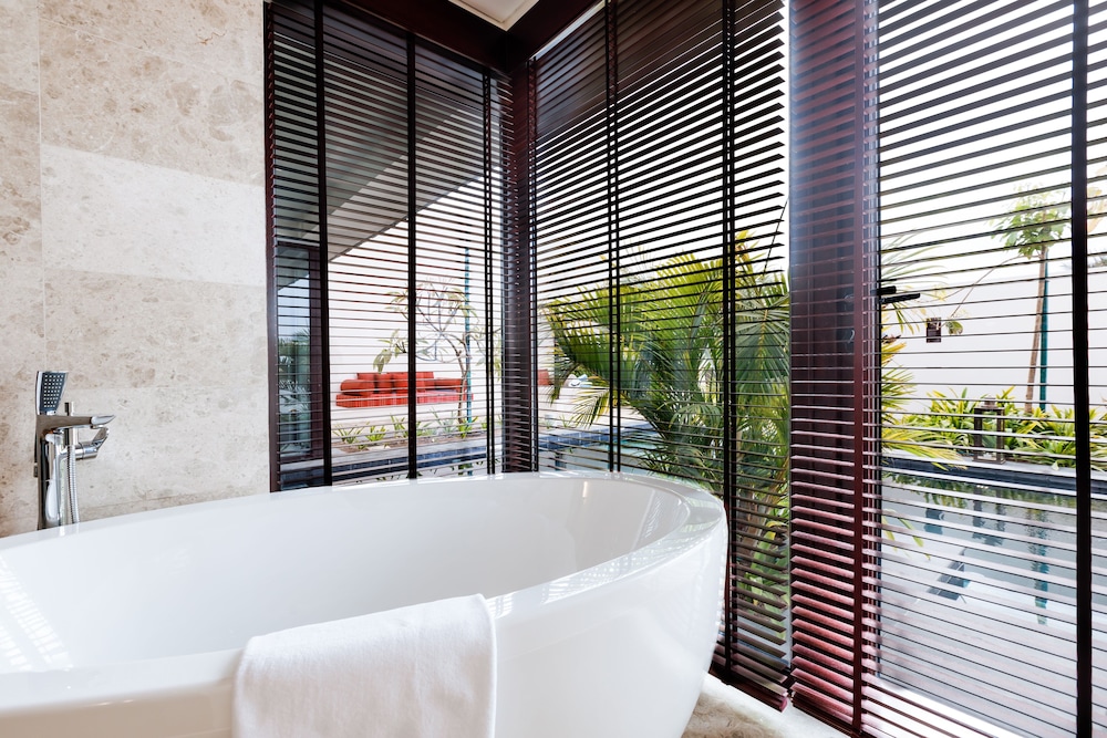 One Bedroom Lagoon View Pool Villa photo 2