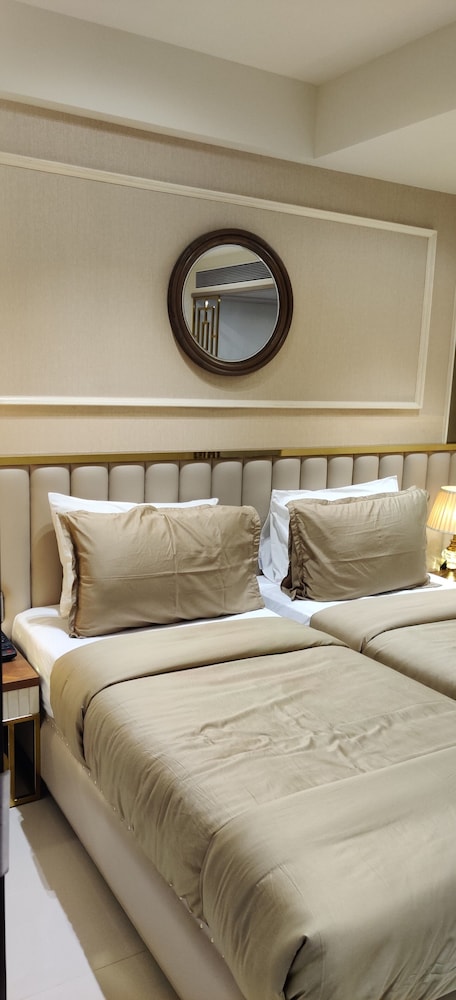 Deluxe Double or Twin Room - Photo 25