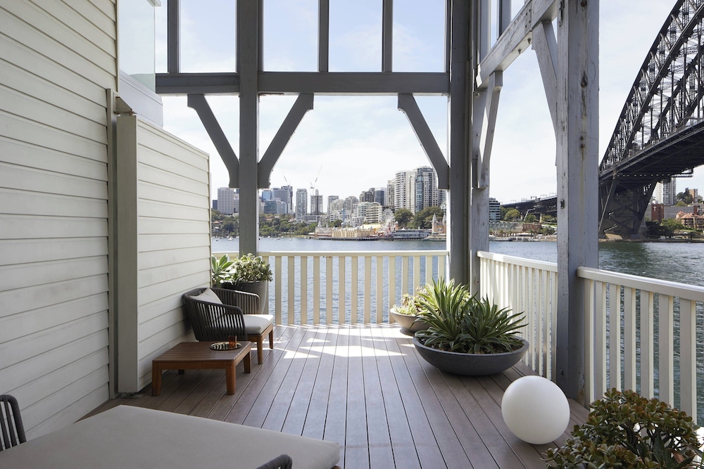 Suite, 1 King Bed, Balcony (Balcony) - Photo 7