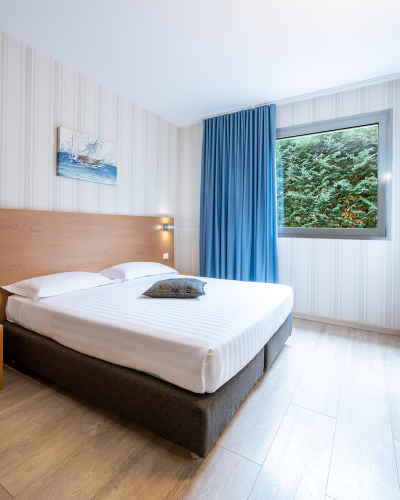 Standard Double Room - Photo 5