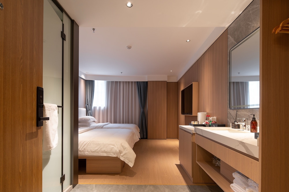 Standard Twin Room (Two 1.2m Beds)